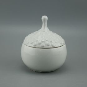 cuenco de cerámica con tapa