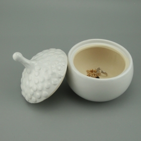 cuenco de cerámica con tapa