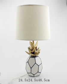 lámpara de mesa pintada a mano de piña de cerámica