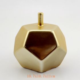 estatuilla de manzana decorativa de cerámica de oro mate facetada