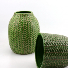florero de cerámica con forma de hoja redonda verde