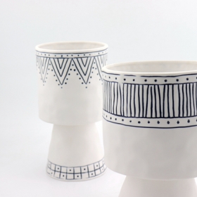 jarrones pintados a mano de cerámica blanco mate
